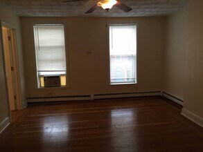 25 Chelsea St, Unit 2 in Boston, MA - Building Photo - Building Photo
