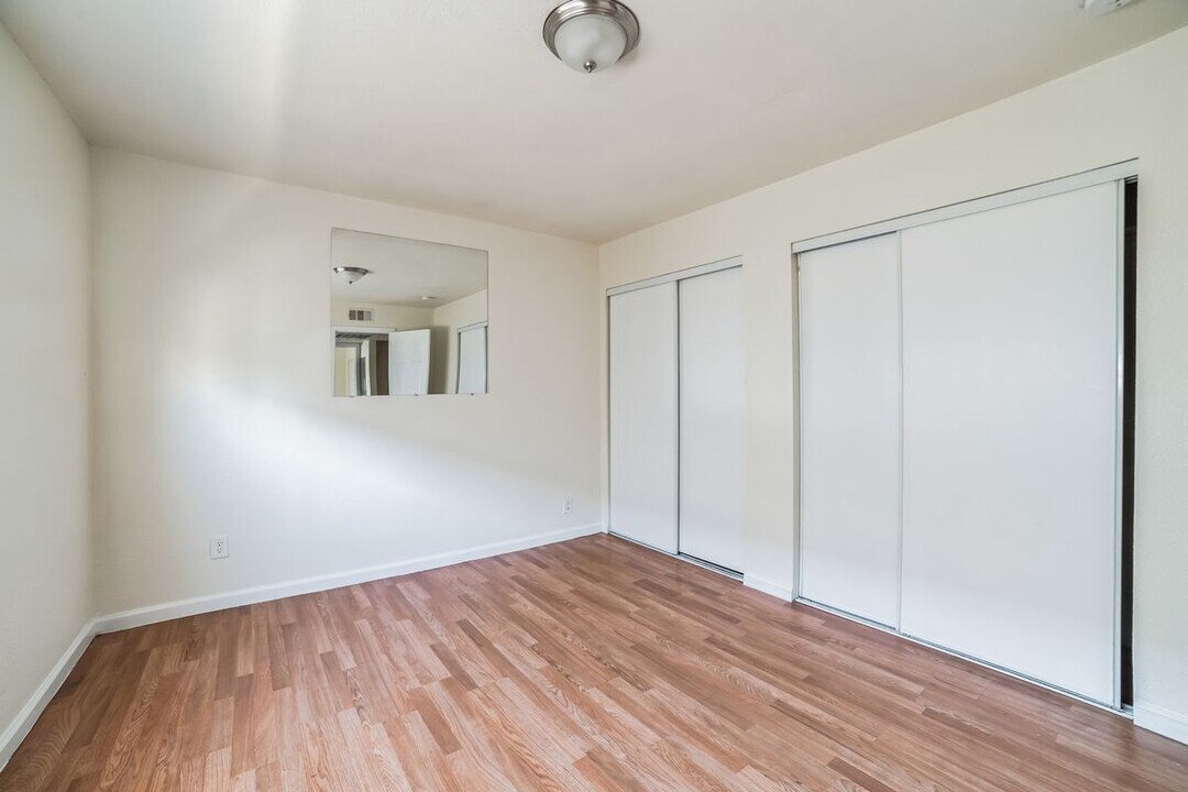 1301 N 23rd St in Las Vegas, NV - Building Photo