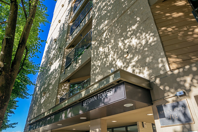 Uptown Tower in Portland, OR - Foto de edificio - Building Photo