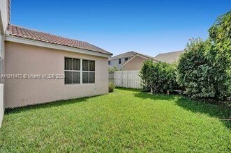 955 Savannah Falls Dr in Weston, FL - Building Photo - Building Photo