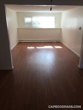 21 Thomas Ave, Unit 6 in Bourne, MA - Foto de edificio - Building Photo