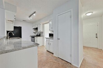 3326 Clarksburg Dr in Austin, TX - Building Photo - Building Photo