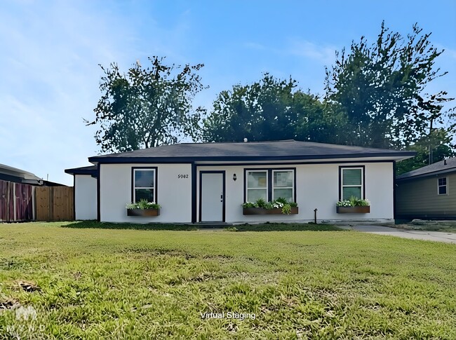 5962 Belcrest St in Houston, TX - Building Photo - Building Photo