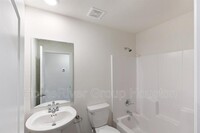 9907 Lanewell St photo'