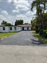 414 N 60th Way, Unit 414 N 60th Way Apt #1 in Hollywood, FL - Foto de edificio - Building Photo