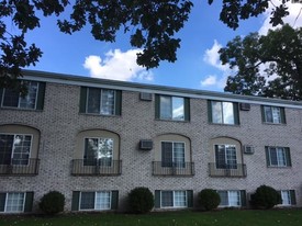 Secor Chateau A 55 & Over Community in Toledo, OH - Building Photo