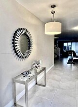 6846 NW 103rd Ave in Doral, FL - Building Photo - Building Photo