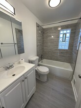 1149 Deerfield Rd, Unit A in Deerfield, IL - Building Photo - Building Photo