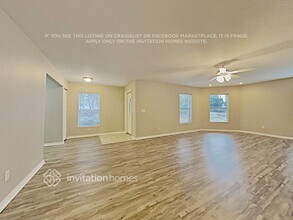2401 Granada Cir E in St. Petersburg, FL - Building Photo - Building Photo