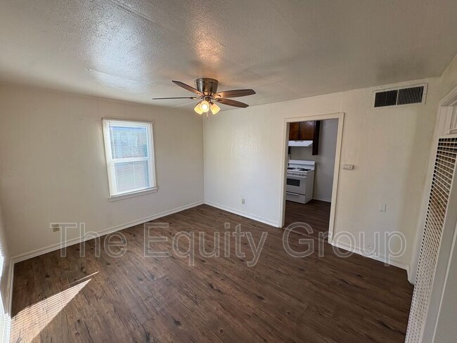 719 S Church St in Visalia, CA - Building Photo - Building Photo