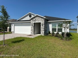 715 Hatton Ln SE in Palm Bay, FL - Building Photo