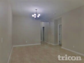 2316 Oxmoor Dr, Unit 324 in DeLand, FL - Building Photo - Building Photo