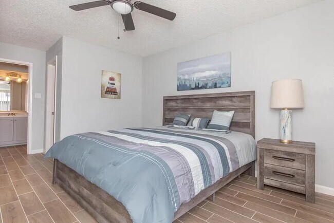 property at 810 Dunson Glen Dr