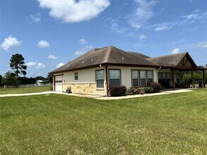6814 Millstone Dr in Navasota, TX - Building Photo - Building Photo