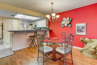 6610 Gasparilla Pines Blvd in Englewood, FL - Building Photo - Building Photo