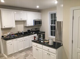 1820 Fairfax Ave, Unit Fairfax Apt in Richmond, VA - Building Photo