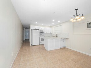 1008 Meadows Ave-Unit -B in Orlando, FL - Building Photo - Building Photo