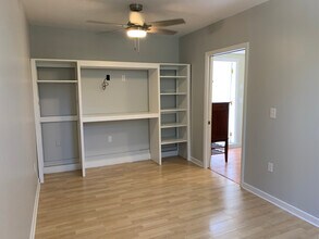 8119 Loyola Blvd, Unit 1A in Los Angeles, CA - Building Photo - Building Photo