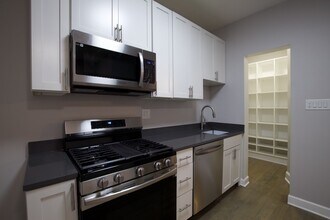 1454 W Winnemac Ave in Chicago, IL - Building Photo - Building Photo