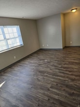 32 Scioto Dr in Heath, OH - Foto de edificio - Building Photo