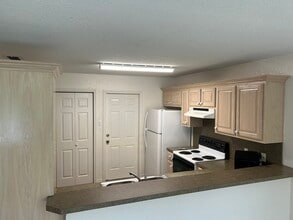 2920 W Parnell St, Unit 102 in Denison, TX - Building Photo - Building Photo