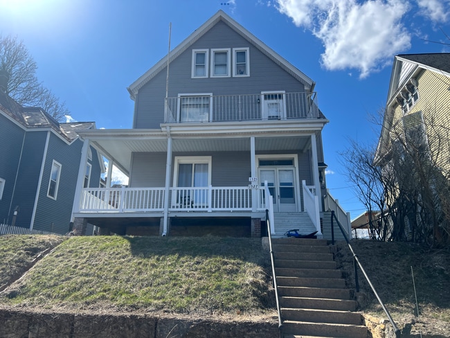 1527 Fairview Pl, Unit Fairview Upper Duplex