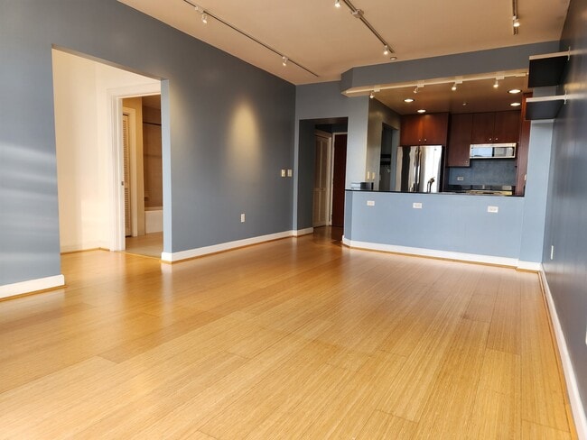 585 9th St, Unit 529 in Oakland, CA - Foto de edificio - Building Photo