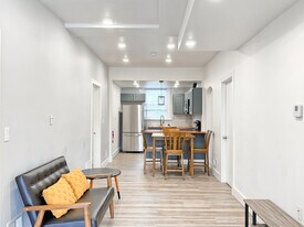 5845 Phillips Ave in Pittsburgh, PA - Building Photo