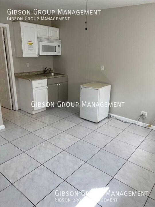 1104 NW 5th Ave-Unit -E in Fort Lauderdale, FL - Foto de edificio