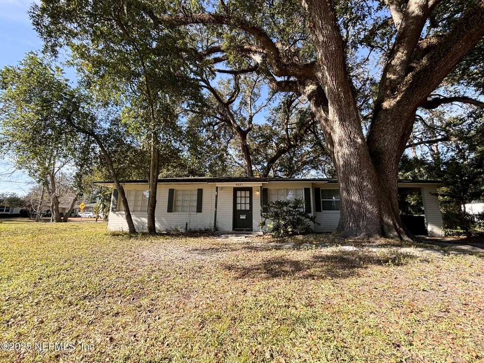 4681 Homestead Rd in Jacksonville, FL - Building Photo