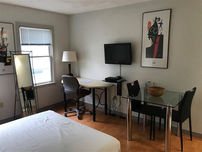 364 Harvard St in Cambridge, MA - Foto de edificio - Building Photo