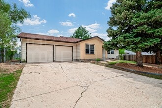 7305 Centennial St in Fountain, CO - Foto de edificio - Building Photo