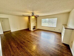 3322 26th St in Lubbock, TX - Foto de edificio - Building Photo