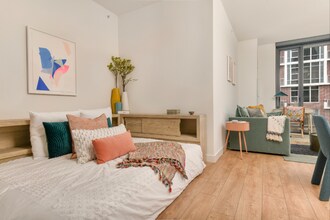 10 S Peoria St in Chicago, IL - Building Photo - Building Photo