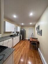 41 Cross St, Unit A in Somerville, MA - Foto de edificio - Building Photo