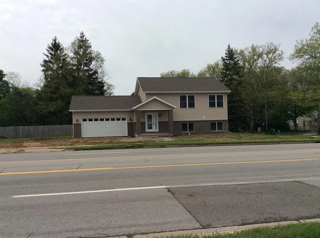 property at 1460 Michigan St NE