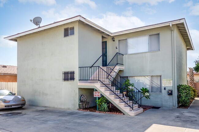 Denker Avenue Apartment Homes in Gardena, CA - Building Photo - Building Photo