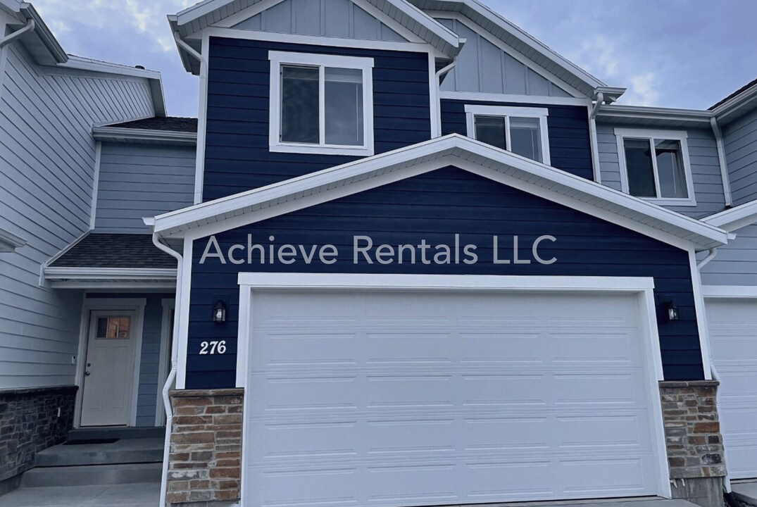 4111 S 2800 W in Roy, UT - Building Photo