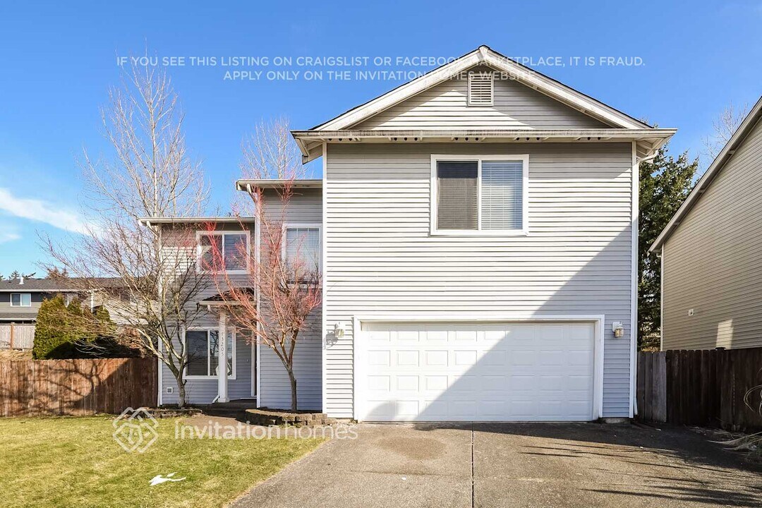 13205 122nd Ave E in Puyallup, WA - Foto de edificio