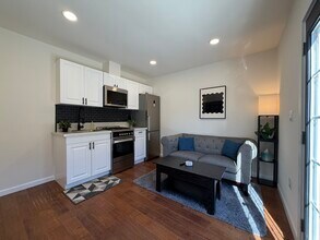 1518 Warwick Ave in Thousand Oaks, CA - Building Photo - Building Photo