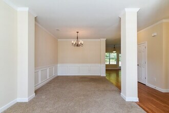 738 Austin Creek Dr in Buford, GA - Building Photo - Building Photo