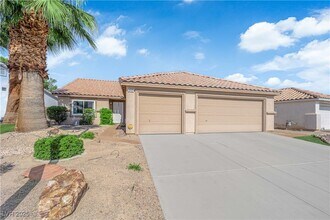 343 John Henry Dr in Henderson, NV - Building Photo - Building Photo