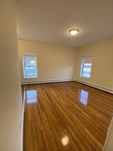 180 N Beacon St, Unit 14 in Boston, MA - Building Photo - Building Photo