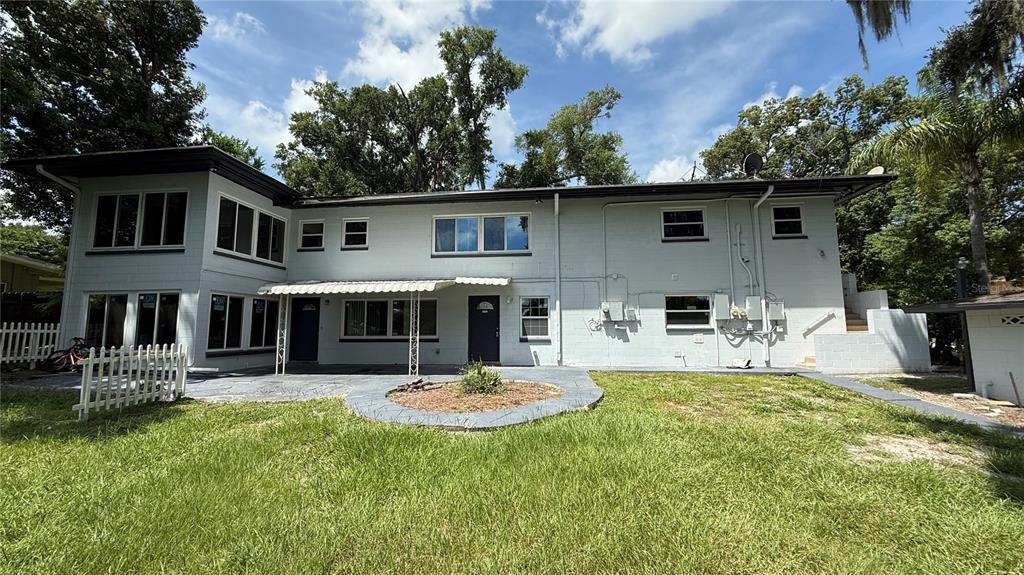 1148 W Lakeview Cir in Altamonte Springs, FL - Foto de edificio