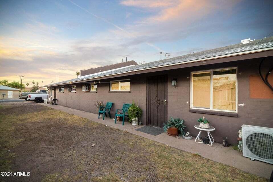2343 E Pueblo Ave-Unit -18 in Phoenix, AZ - Building Photo