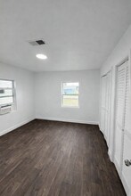 1205 S Georgia St in Orange, TX - Building Photo - Building Photo