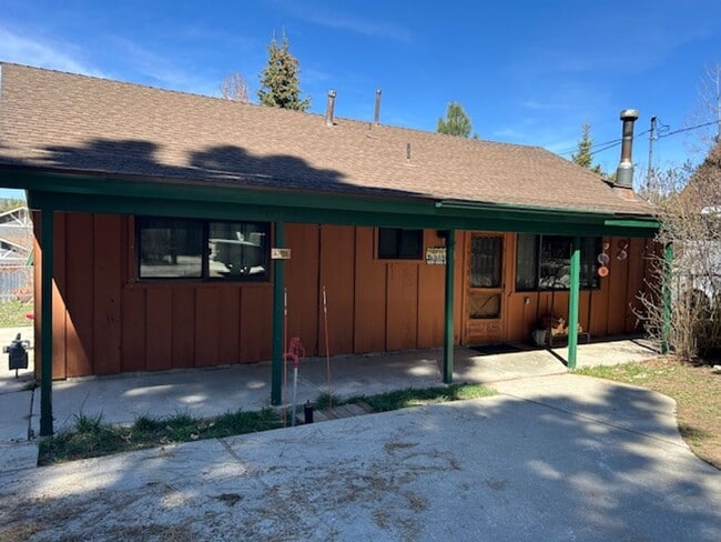 42720 Peregrine Ave in Big Bear Lake, CA - Building Photo - Building Photo