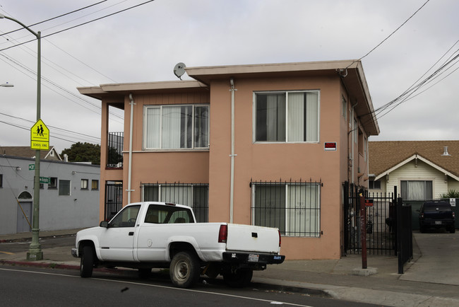 3782-3798 Angelo Ave in Oakland, CA - Building Photo - Building Photo