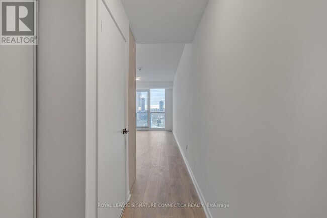 32-632 Forest Manor Rd in Toronto, ON - Building Photo - Building Photo