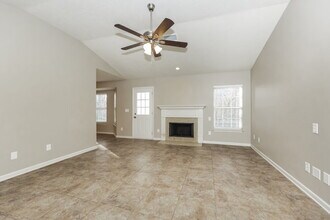 1389 E Nir Shreibman in La Vergne, TN - Building Photo - Building Photo